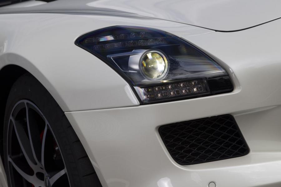  Mercedes-Benz SLS AMG GT 2013 года  (фото 48 из 110)